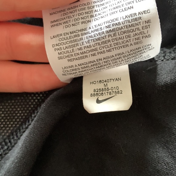 Nike Workout Top with Mesh Panels - Picture 6 of 6